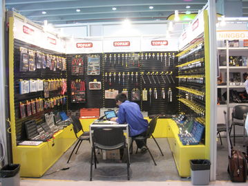 槽板在廣州雄鷹展覽服務(wù)中的應(yīng)用與價值